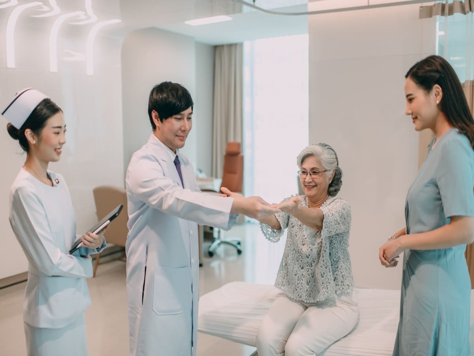 Bangkok Dusit Medical Services (BDMS)
